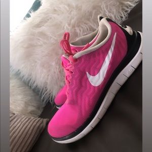 🚫SOLD🚫Nike women’s free run 4.0 size 7.5